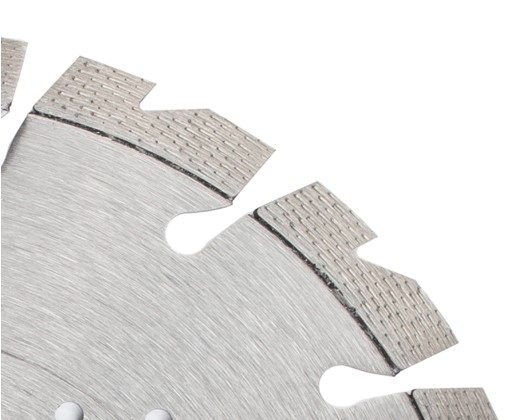 Detailweergave van de diamantsegmenten van het Hippo Premium diamantzaagblad voor zagen in gewapend beton, beton en metselwerk.