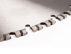 Detailweergave van de diamantsegmenten van het Hippo Premium wandzaagblad voor zagen in gewapend beton.